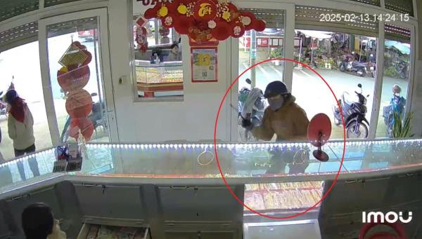 Nghi phạm cướp tiệm vàng táo tợn tại Lâm Đồng đã sa lưới