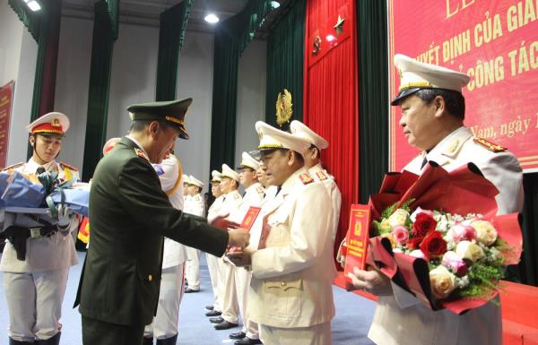 22 cán bộ lãnh đạo Công an tỉnh Quảng Nam xin nghỉ hưu trước tuổi