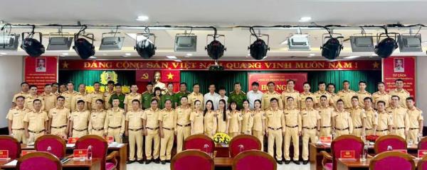 Tập huấn, cấp thẻ sát hạch viên cho lực lượng Cảnh sát giao thông