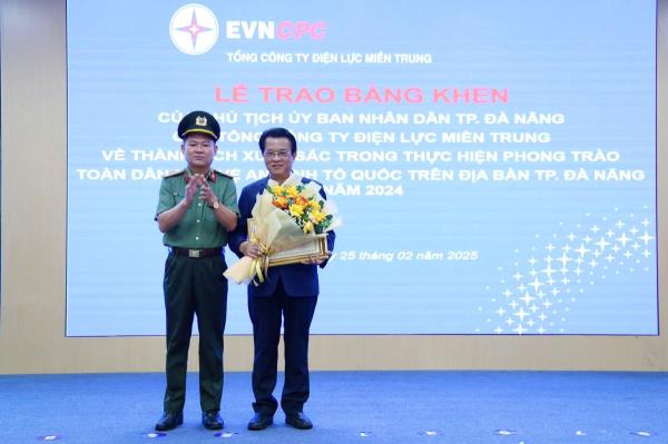 EVNCPC nhận Bằng khen của Chủ tịch UBND TP Đà Nẵng về thành tích xuất sắc trong phong trào toàn dân BVANTQ