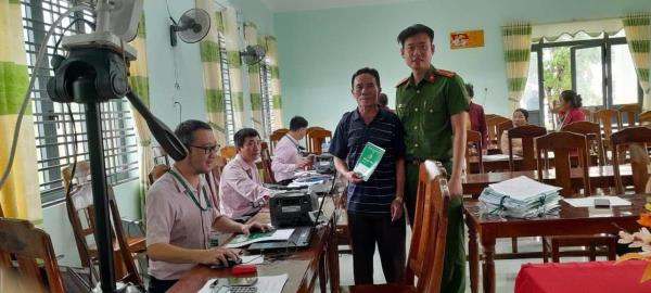 Ghi ở đơn vị lá cờ đầu