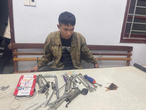 Công an phường mật phục bắt giữ đối tượng chuyên trộm linh kiện xe Exciter ở Đà Nẵng