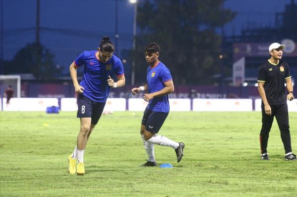 Lào gọi 2 cầu thủ gốc Pháp để đấu đội tuyển Việt Nam