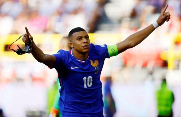 Kylian Mbappe tái hợp đội tuyển, Neymar lỡ hẹn