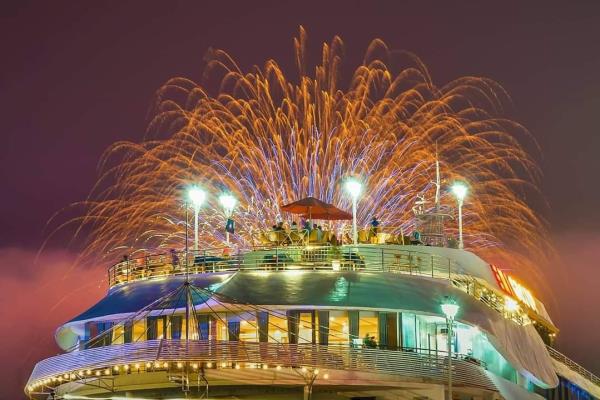 Du thuyền hạnh phúc – Happy Yacht – Du thuyền nổi duy nhất trên dòng Sông Hàn