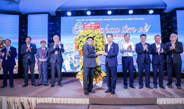 Gặp mặt hơn 200 người làm báo nhân Kỷ niệm 50 năm giải phóng tỉnh Quảng Nam và TP Đà Nẵng