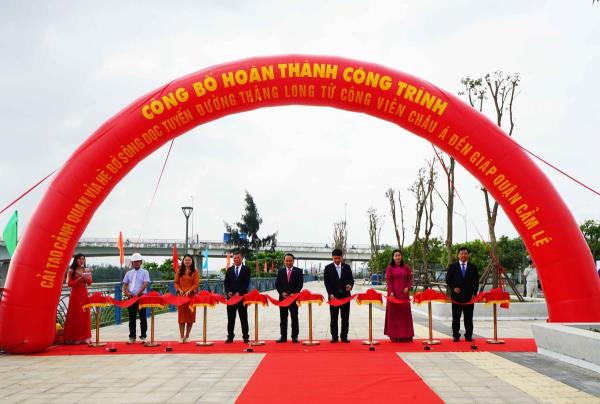 Hoàn thành và bàn giao đưa vào sử dụng công trình cải tạo cảnh quan vỉa hè bờ sông dọc tuyến đường Thăng Long