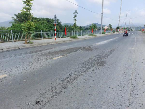Đường ĐT 601 đầu tư hơn 700  tỷ đồng mới đưa vào sử dụng 1 năm đã hư hỏng