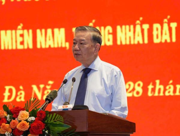 Tổng Bí thư Tô Lâm gặp mặt cán bộ lão thành cách mạng, người có công, gia đình chính sách tiêu biểu