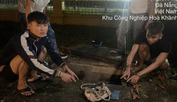 Bắt nóng nhóm cướp giật sau 6 giờ gây án