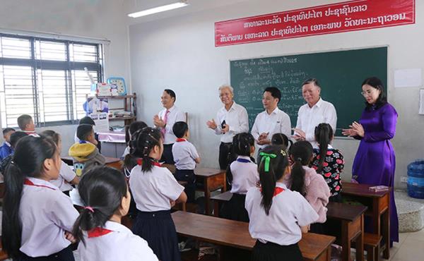 Đoàn công tác thành phố Đà Nẵng thăm, làm việc tại Savannakhet