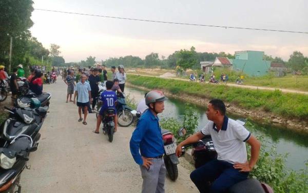 Quảng Nam, phát hiện thi thể 2 mẹ con dưới kênh