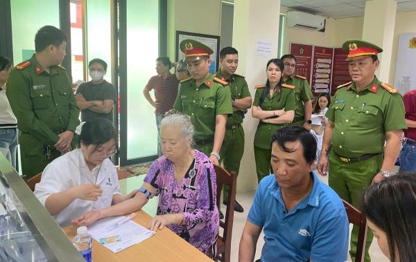 Thu nhận mẫu ADN thân nhân liệt sĩ chưa xác định danh tính tại Đà Nẵng