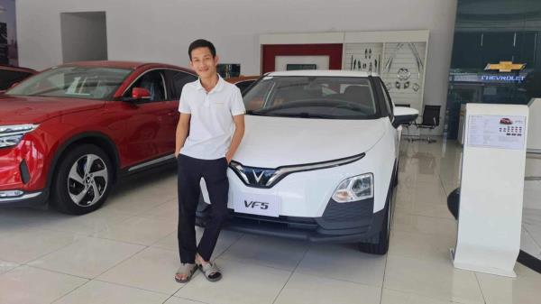 Chủ xe điện: Mới chạy VinFast VF 5 hơn 1 năm, tôi đã tiết kiệm được 70-80 triệu đồng so với xe xăng