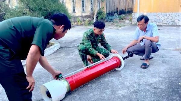 Ngư dân Lý Sơn vớt được vật thể lạ trên vùng biển Trường Sa