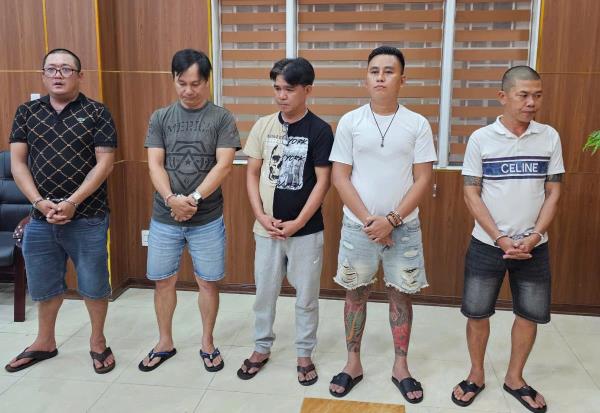 Phá đường dây cá độ bóng đá hơn 100 tỷ đồng