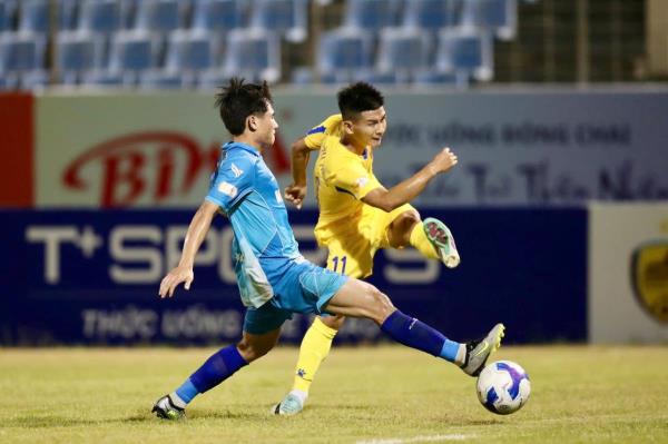 Vòng 23 V.League 2024/25: Nóng trong chiếc chăn hẹp