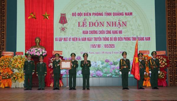 Bộ đội Biên phòng tỉnh Quảng Nam vinh dự đón nhận Huân chương chiến công hạng Nhì