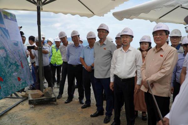 Đà Nẵng kiến nghị cơ chế đặc thù để phát triển Trung tâm tài chính quốc tế và Khu thương mại tự do