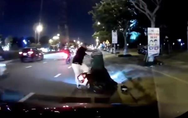 Công an xác minh vụ tài xế xe công nghệ bị hành hung