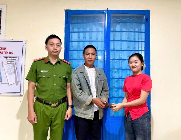 Biểu dương em Hằng