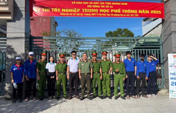 Tuổi trẻ Công an tỉnh Quảng Nam tiếp sức mùa thi
