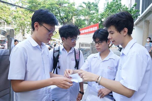 Ngày 16-7, các hội đồng thi công bố kết quả thi tốt nghiệp THPT 2025