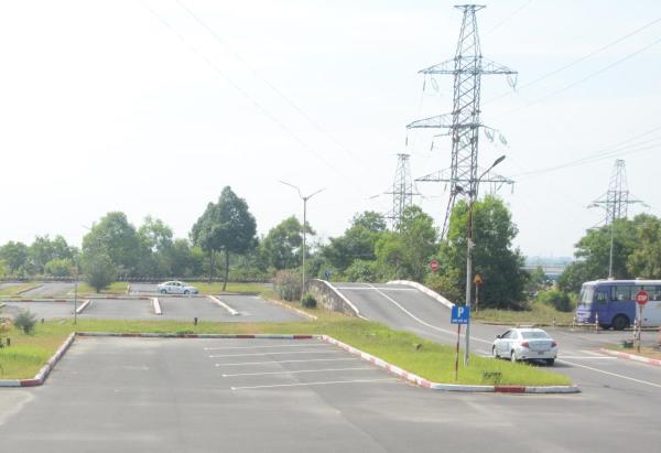 Thông tin mới về áp dụng Bộ câu hỏi sát hạch lý thuyết và đăng ký sát hạch lại do giấy phép lái xe quá hạn sử dụng