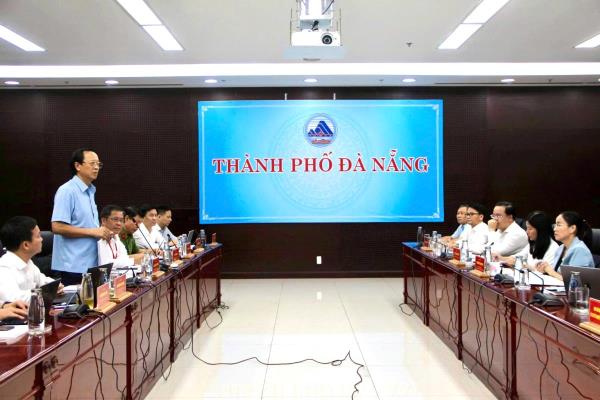 Thứ trưởng Bộ GD-ĐT Phạm Ngọc Thưởng kiểm tra công tác chuẩn bị kỳ thi tốt nghiệp THPT 2025 tại Đà Nẵng