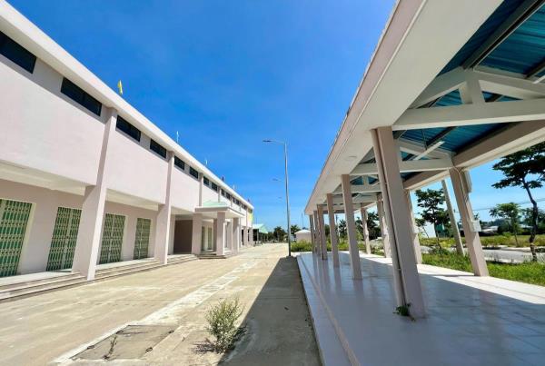 Xây chợ để... ngắm