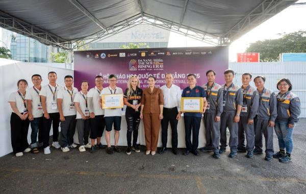 Lãnh đạo thành phố gặp gỡ, động viên hai đội pháo hoa Việt Nam và Trung Quốc trước đêm chung kết DIFF 2025