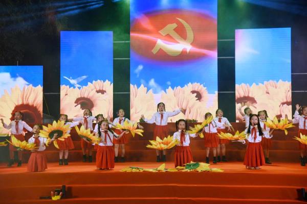 Đặc sắc chương trình nghệ thuật Hải Châu - Khát vọng vươn cao