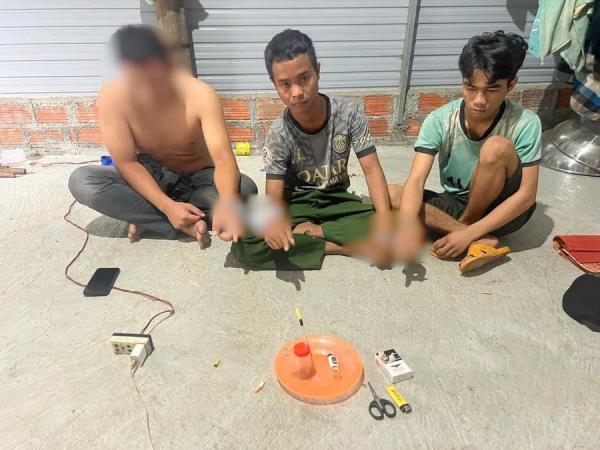 Khởi tố 2 phu đá đầu trò