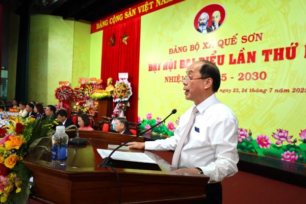 Thiếu tướng Nguyễn Hữu Hợp dự Đại hội Đảng bộ xã Quế Sơn