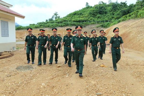 Tư lệnh Quân khu 5 làm việc với Ban Chỉ huy phòng thủ khu vực 2 - Thạnh Mỹ