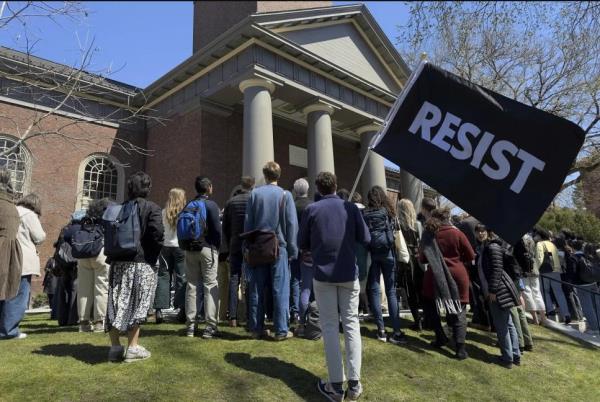 Nhà Trắng yêu cầu Harvard và các trường đại học nộp phạt để được khôi phục tài trợ