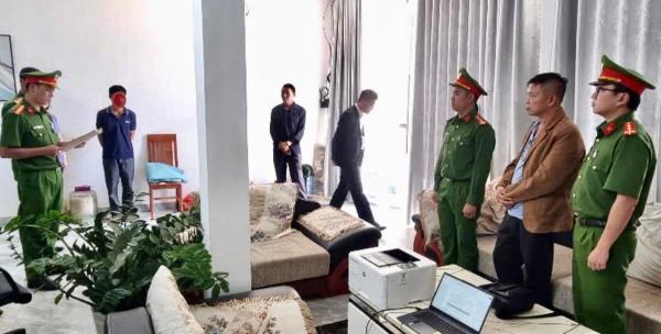 Bắt Giám đốc và Phó Giám đốc công ty tơ tằm lừa đảo nhiều đối tác nước ngoài