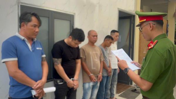 Khởi tố nhóm đối tượng lợi dụng đám tang để đánh bạc