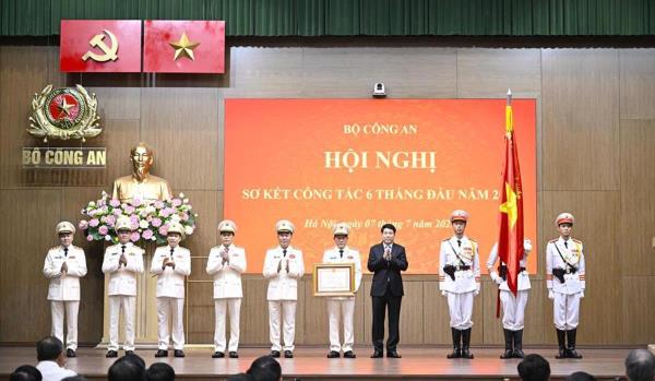 Chủ tịch nước Lương Cường: Lực lượng CAND phải giữ vững môi trường hòa bình, ổn định để xây dựng, phát triển đất nước