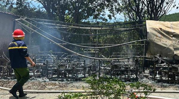 Bà hoả thiêu rụi 9 xe du lịch và 1 xe ô tô