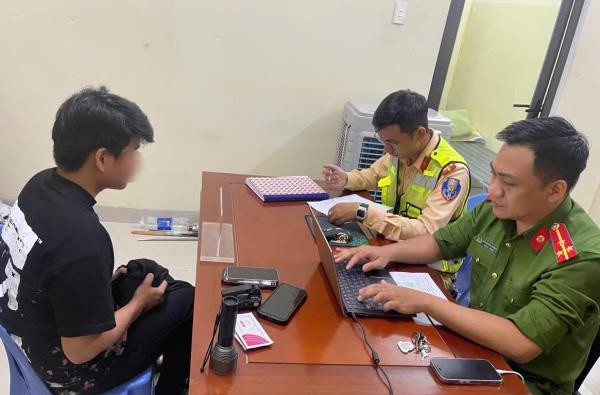 Ngăn chặn kịp thời nhóm đối tượng mang theo hung khí để giải quyết mâu thuẫn trên phố