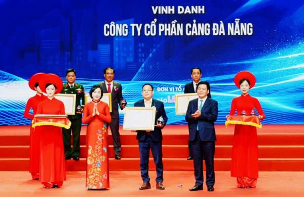 Cảng Đà Nẵng được vinh danh Doanh nghiệp tiêu biểu vì người lao động năm thứ 8 liên tiếp