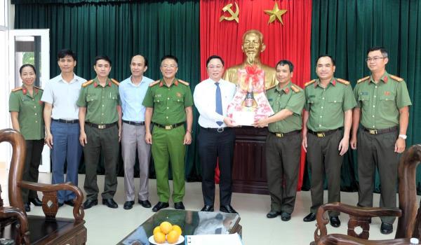 Lãnh đạo TP Đà Nẵng thăm, chúc mừng các đơn vị nhân Ngày truyền thống Công an nhân dân