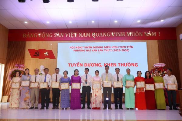 Phường Hải Vân tuyên dương 65 tập thể, cá nhân điển hình tiên tiến
