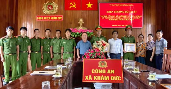 Khen thưởng đột xuất Công an xã Khâm Đức bắt đối tượng truy nã