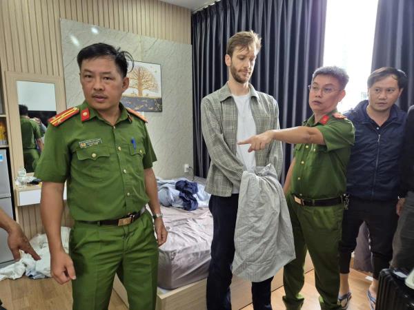 Thu hồi toàn bộ tài sản vụ cướp tiệm vàng trên đường Núi Thành tổng trị giá hơn 830 triệu đồng