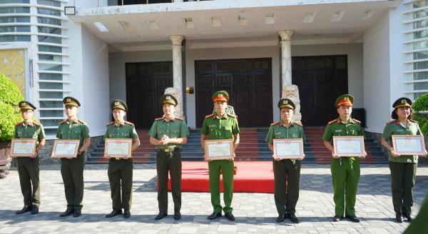 9 cá nhân Công an TP Đà Nẵng được tặng danh hiệu Chiến sĩ thi đua toàn lực lượng Công an nhân dân