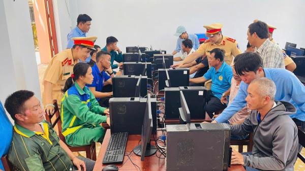 Hỗ trợ đào tạo, sát hạch cấp giấy phép lái xe mô-tô cho người dân có hoàn cảnh khó khăn