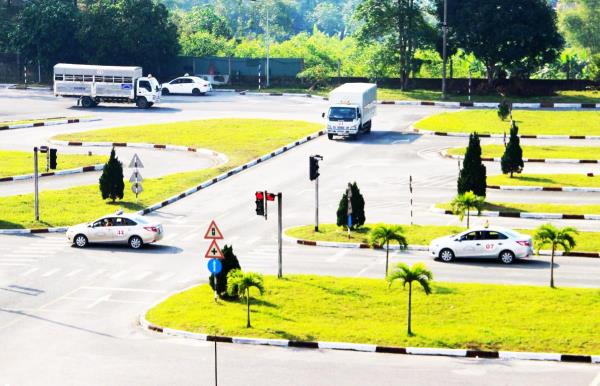 7 phương tiện ô-tô bị thu hồi giấy phép xe tập lái