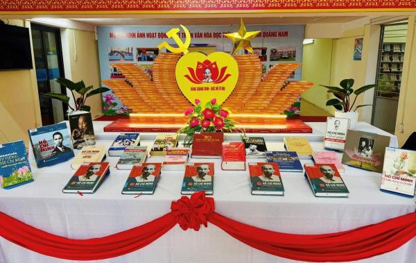 Trưng bày sách báo, tư liệu chào mừng Đại hội Đại biểu lần thứ I Đảng bộ thành phố Đà Nẵng nhiệm kỳ 2025 - 2030